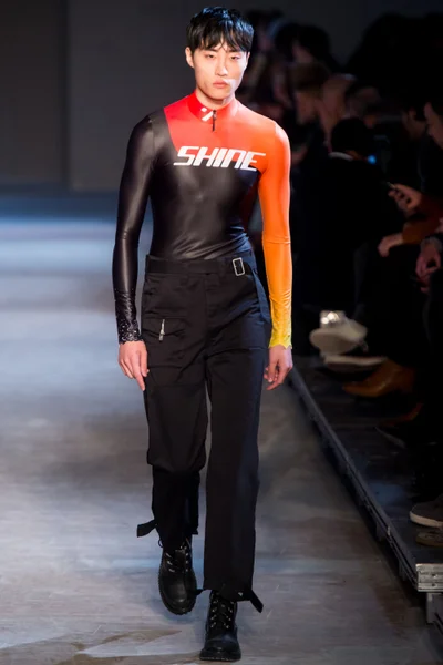 Look 30